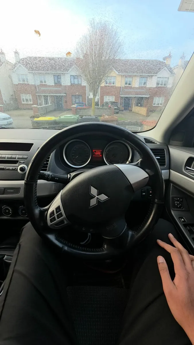 Mitsubishi Lancer 2010 - Image 3