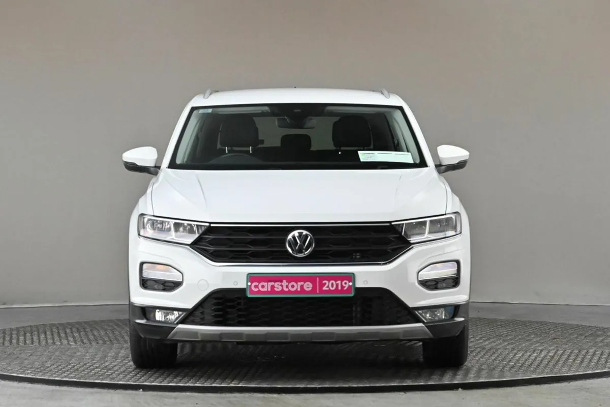 Volkswagen T-Roc 1.6 TDI DESIGN 115BHP 6SPD - Image 2