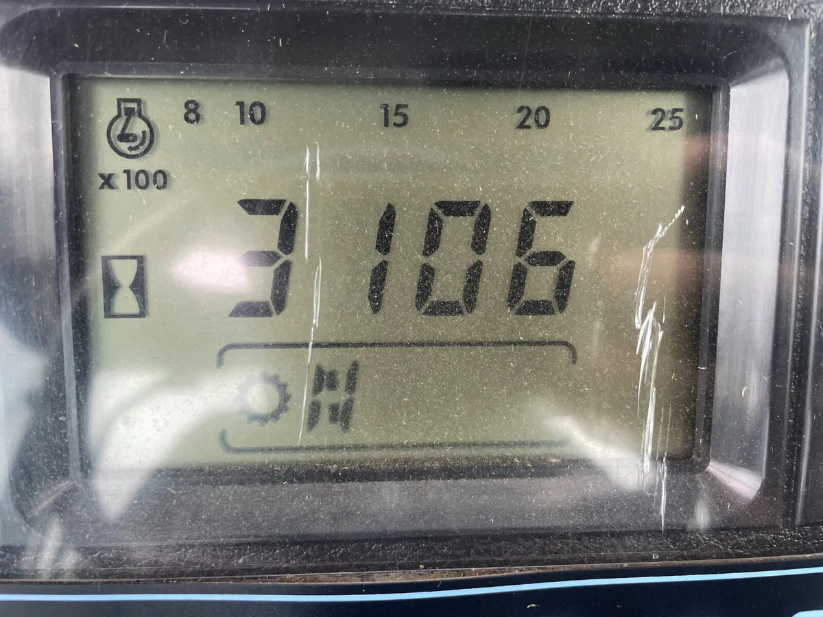 2001 New Holland TS115 - Image 3