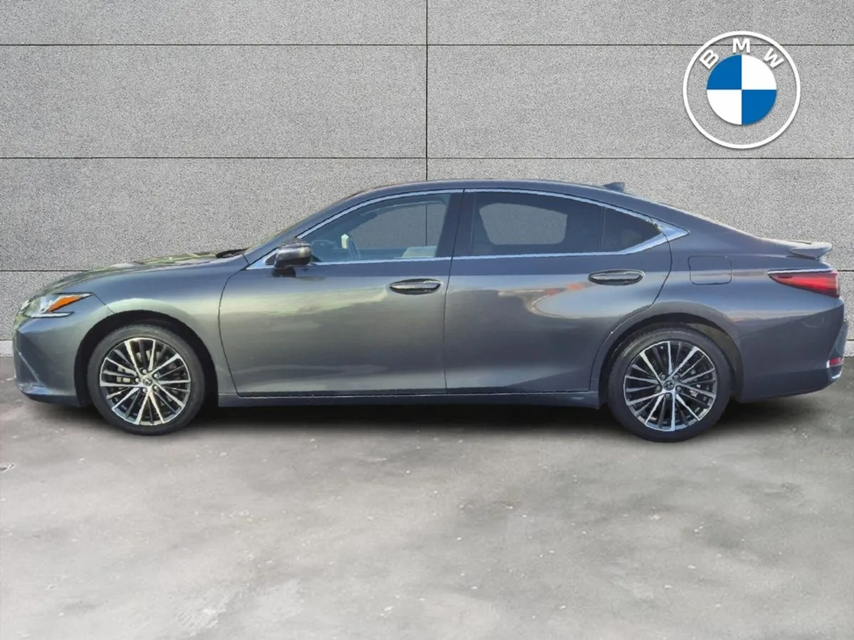 Lexus ES ES300h Dynamic - Image 3