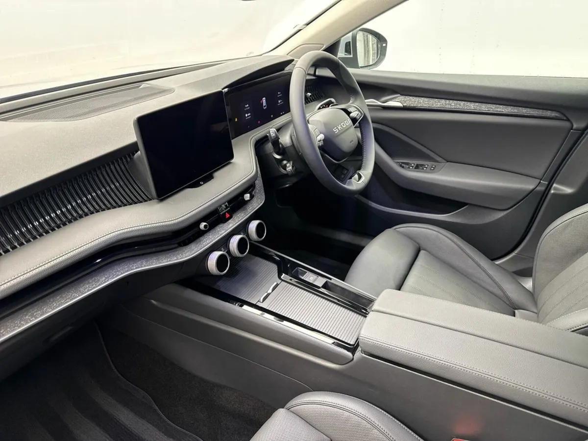 Skoda Superb 1.5PHEV SEL PLUS COMBI *IN STOCK* €11 - Image 4