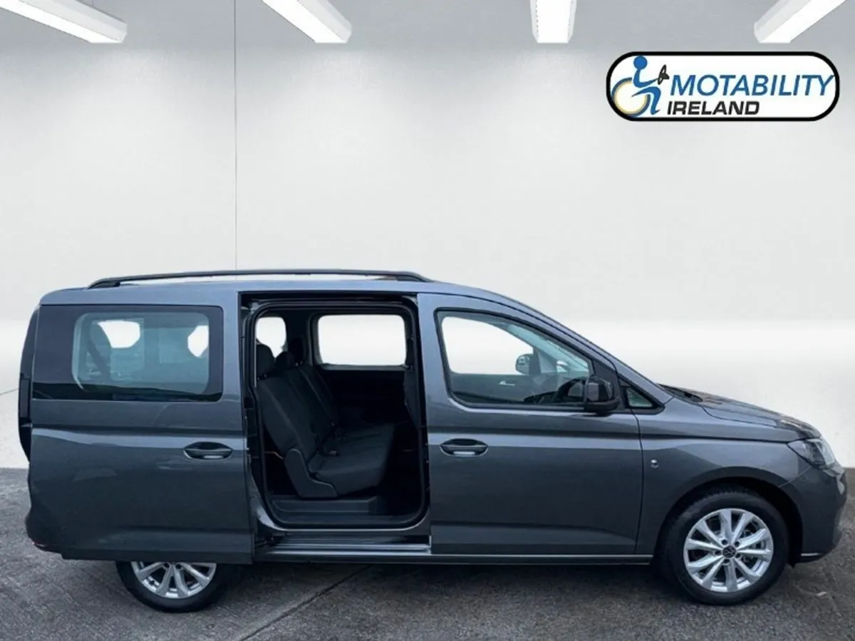 Volkswagen Caddy Maxi Life 1.5 PHEV Hybrid Wheelch - Image 3