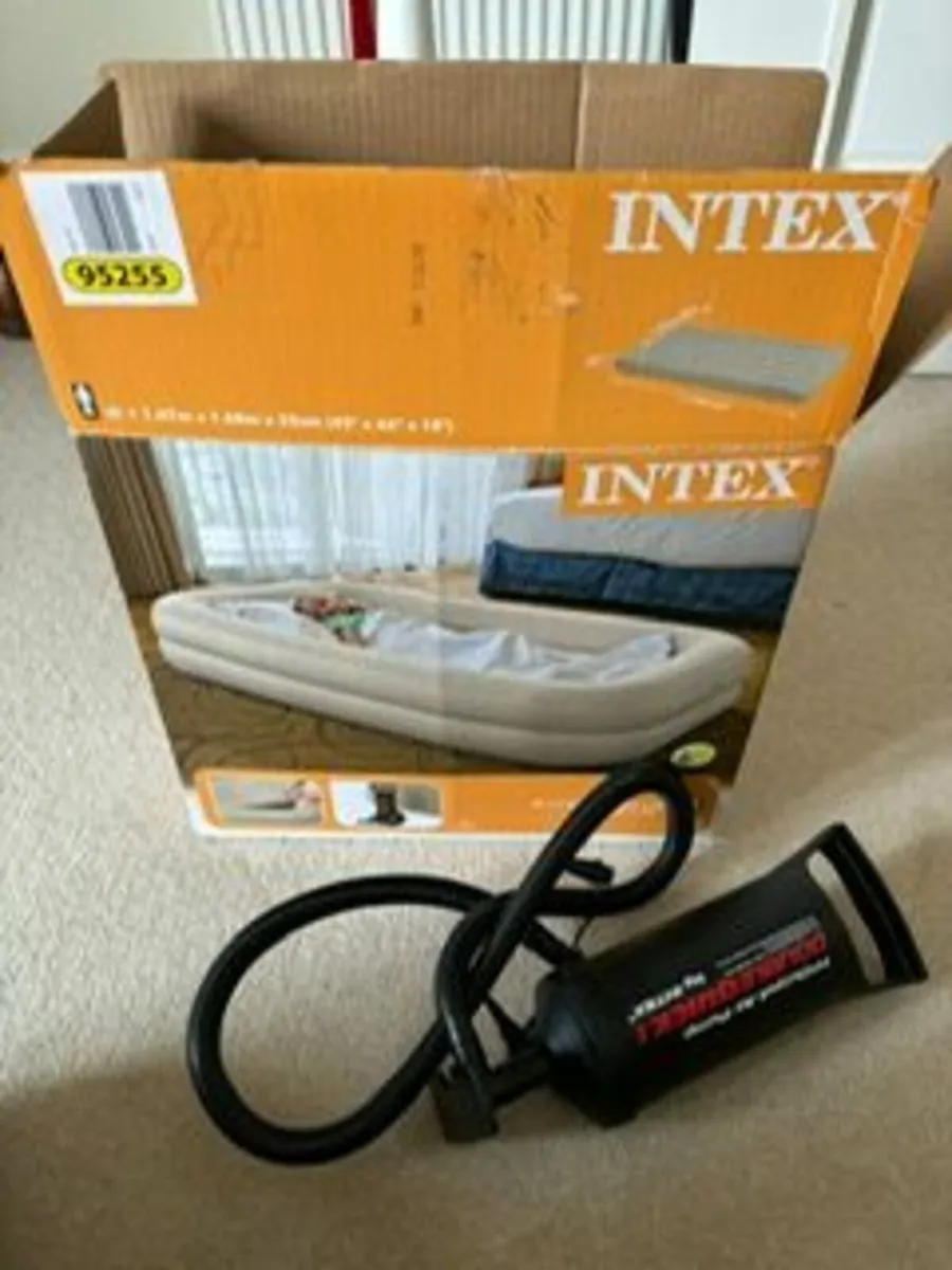 intex - baby/small child blow up bed age 1-4 - Image 1
