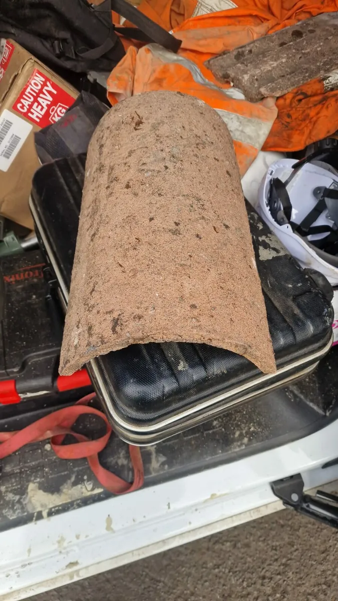 Bangor slates chimney pot ridge roof tile granite - Image 4