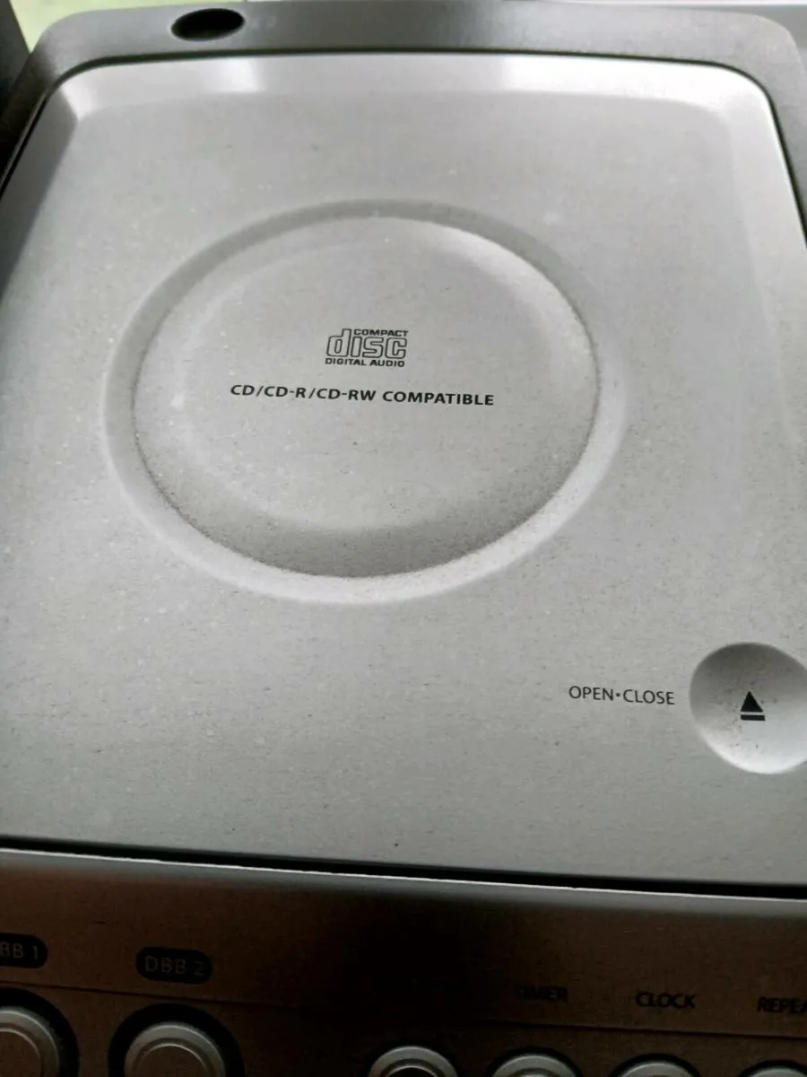 Philips hi fi system with remote control. - Image 4