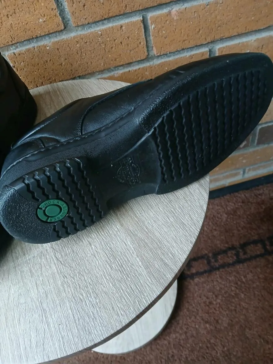 Gents soft leather Spanish shoes size 43. - Image 3