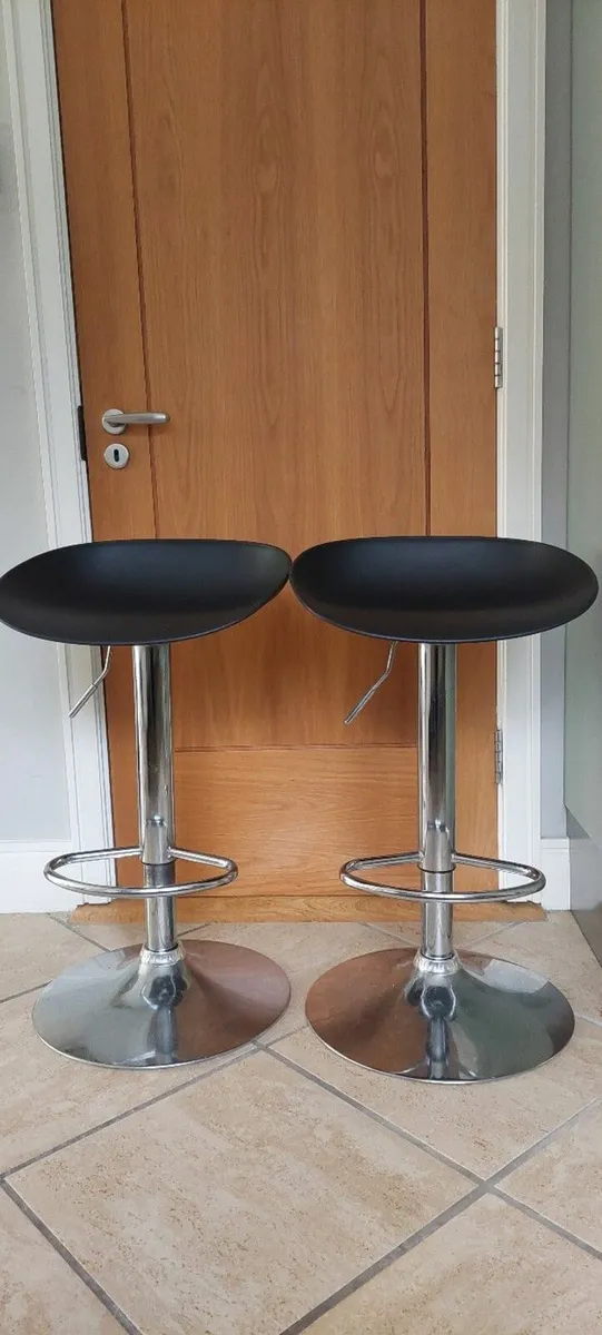High chairs - adjustable - Image 1