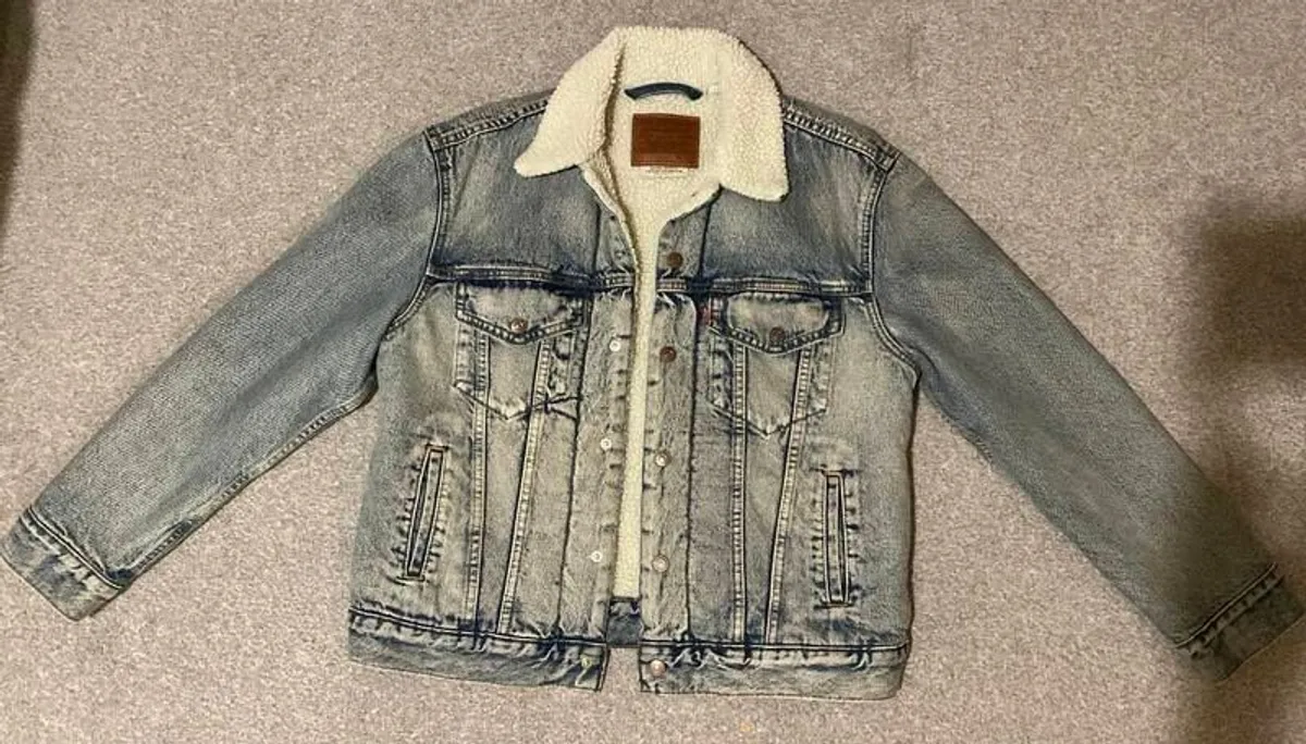 Denim Jacket (Levi's ) origainal - Image 1