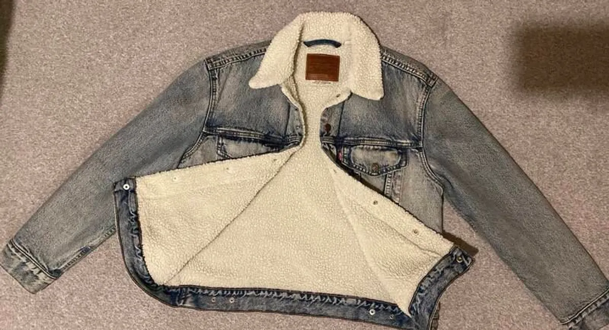Denim Jacket (Levi's ) origainal - Image 4