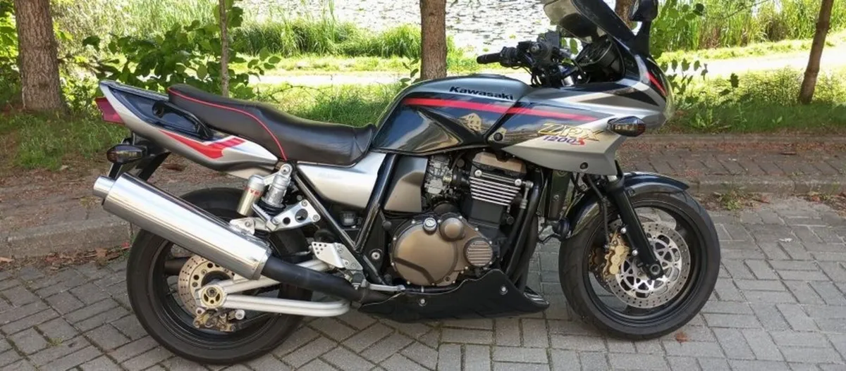 Kawasaki zrx1200 - Mint 14743 miles - Image 1