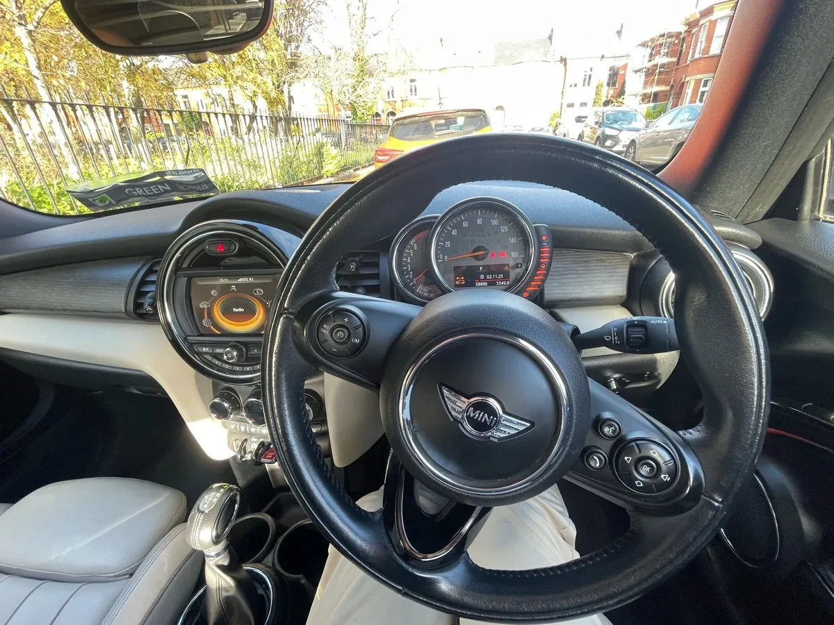 Mini Cooper convertible - Image 3