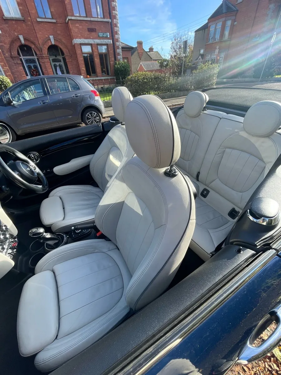 Mini Cooper convertible - Image 4