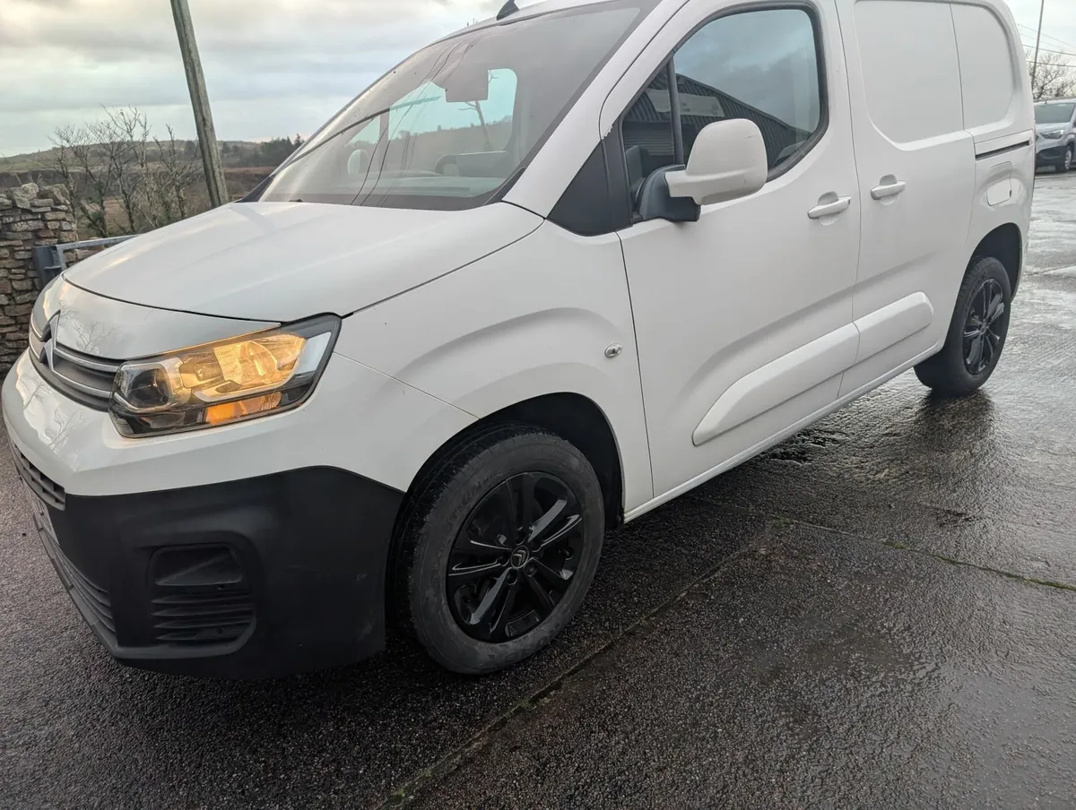 Citroen Berlingo 2019 - Image 2
