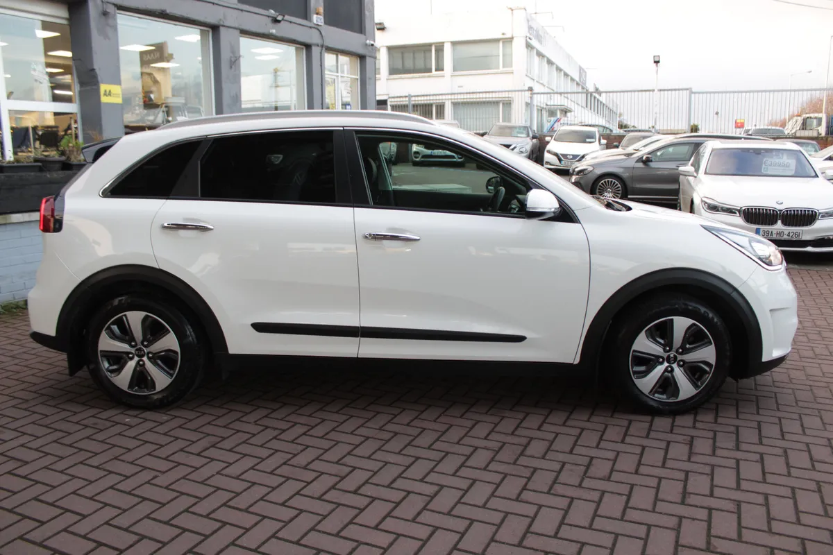 KIA NIRO HYBRID 5DR ESTATE  AUTO // ONLY 92,000 KM - Image 3