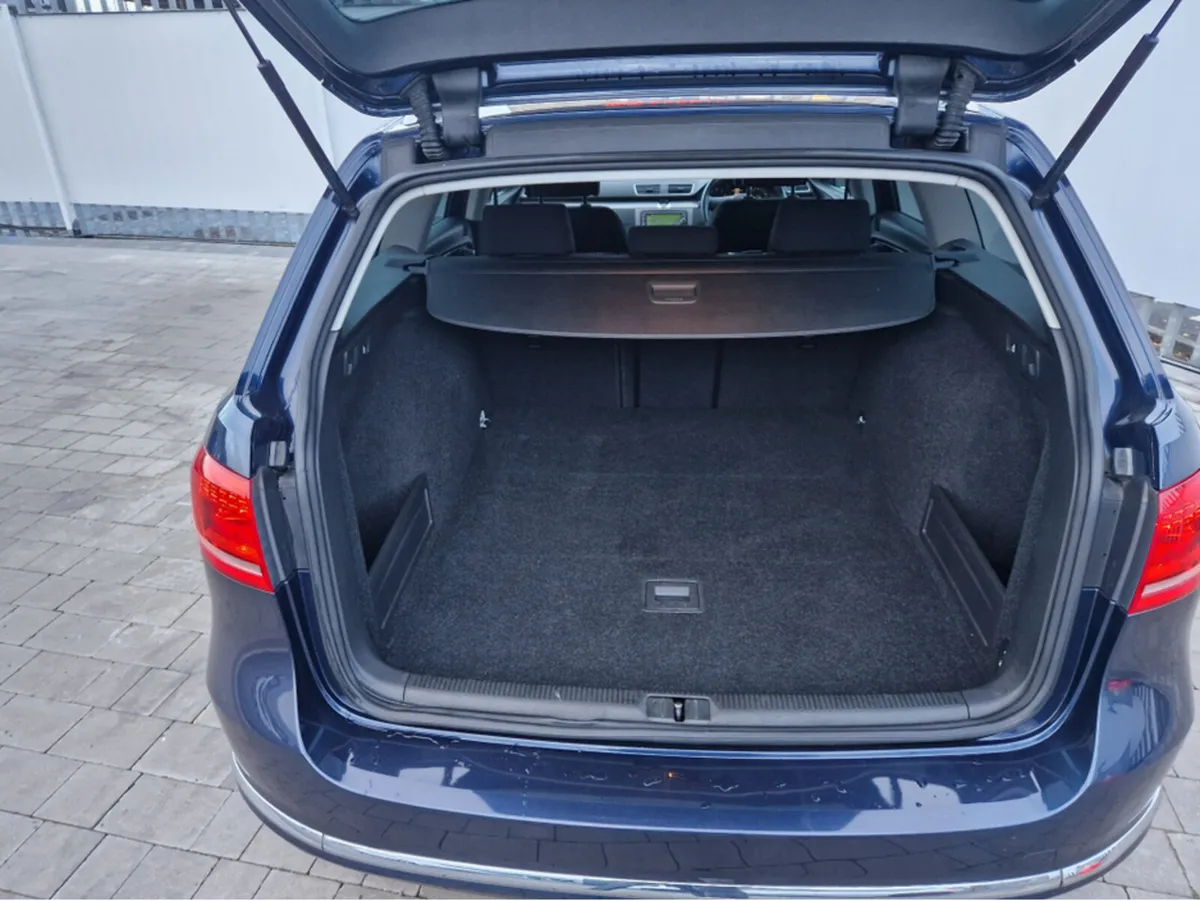 Volkswagen Passat 1.4 PETROL AUTO - Image 1