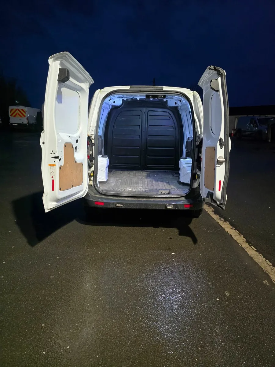 Ford transit courier - Image 3