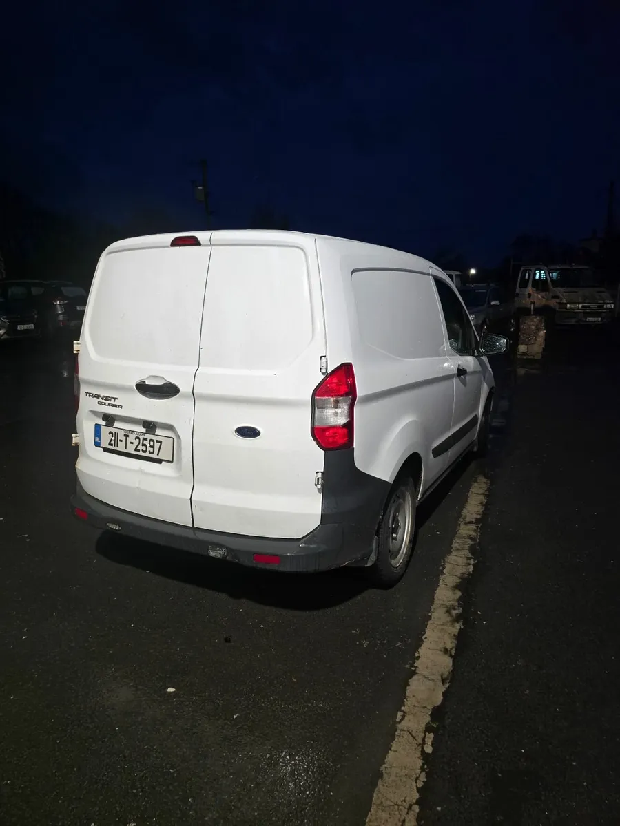 Ford transit courier - Image 4