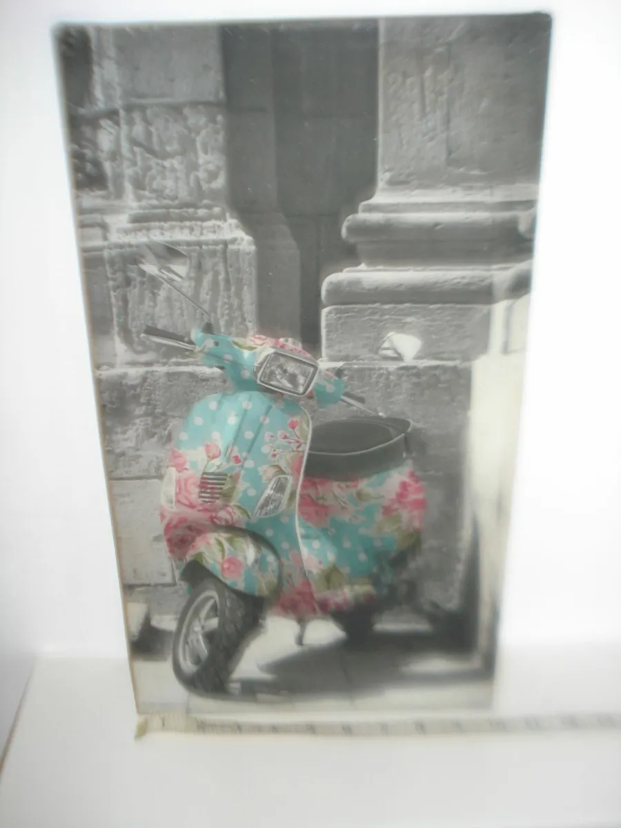 VESPA SCOOTER PRINT ON CANVAS. - Image 3
