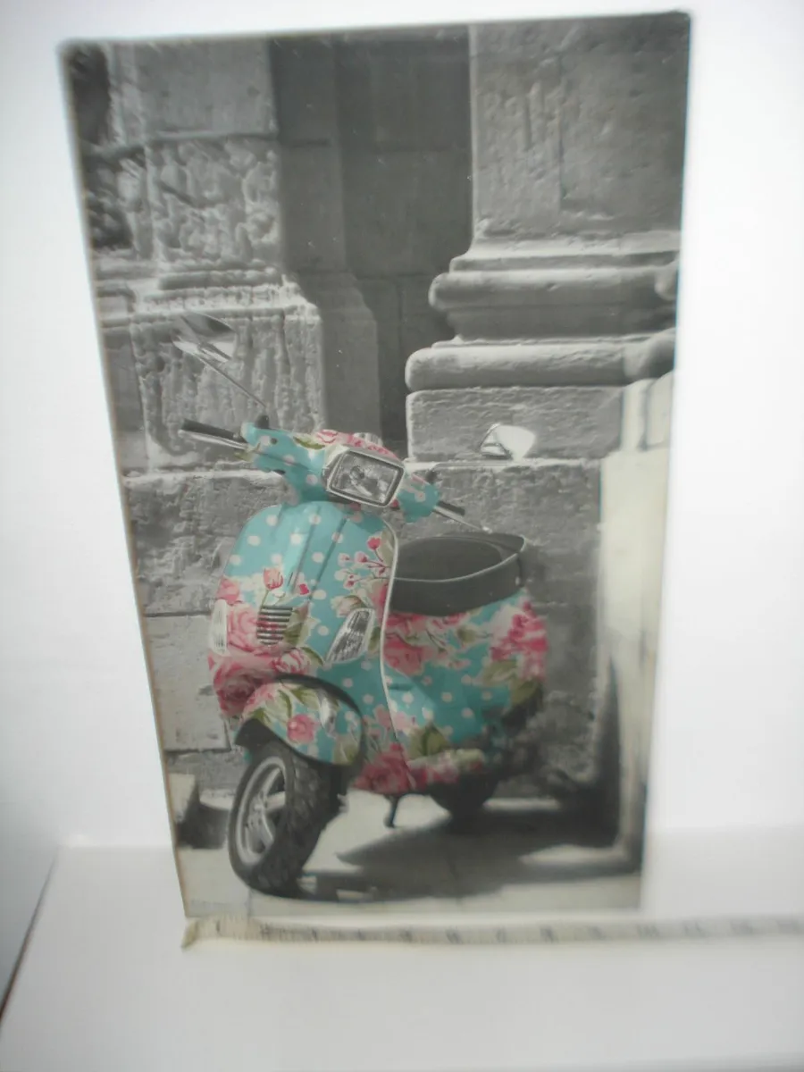 VESPA SCOOTER PRINT ON CANVAS. - Image 4