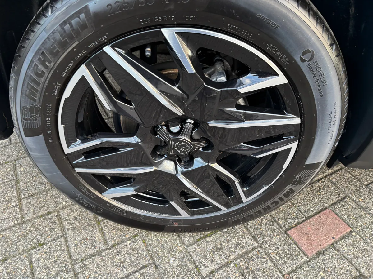 2024 Peugeot 3008 Allure Hybrid scrappage offer - Image 4