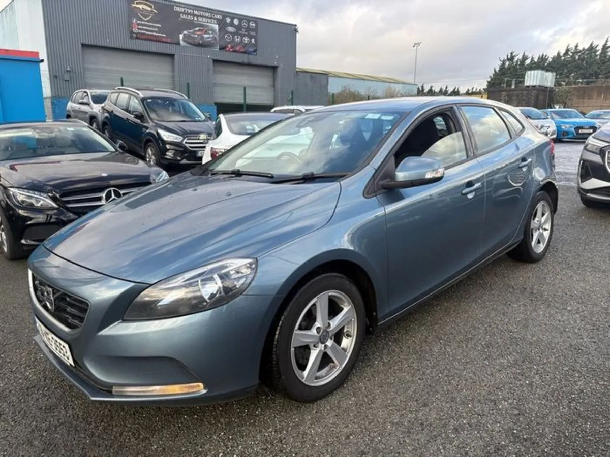 2013 Volvo V40 1.6L Diesel NCT 11/2026 + Taxed - Image 3