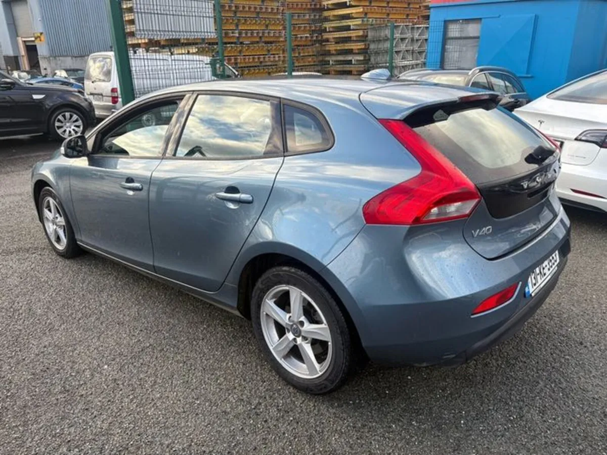 2013 Volvo V40 1.6L Diesel NCT 11/2026 + Taxed - Image 4