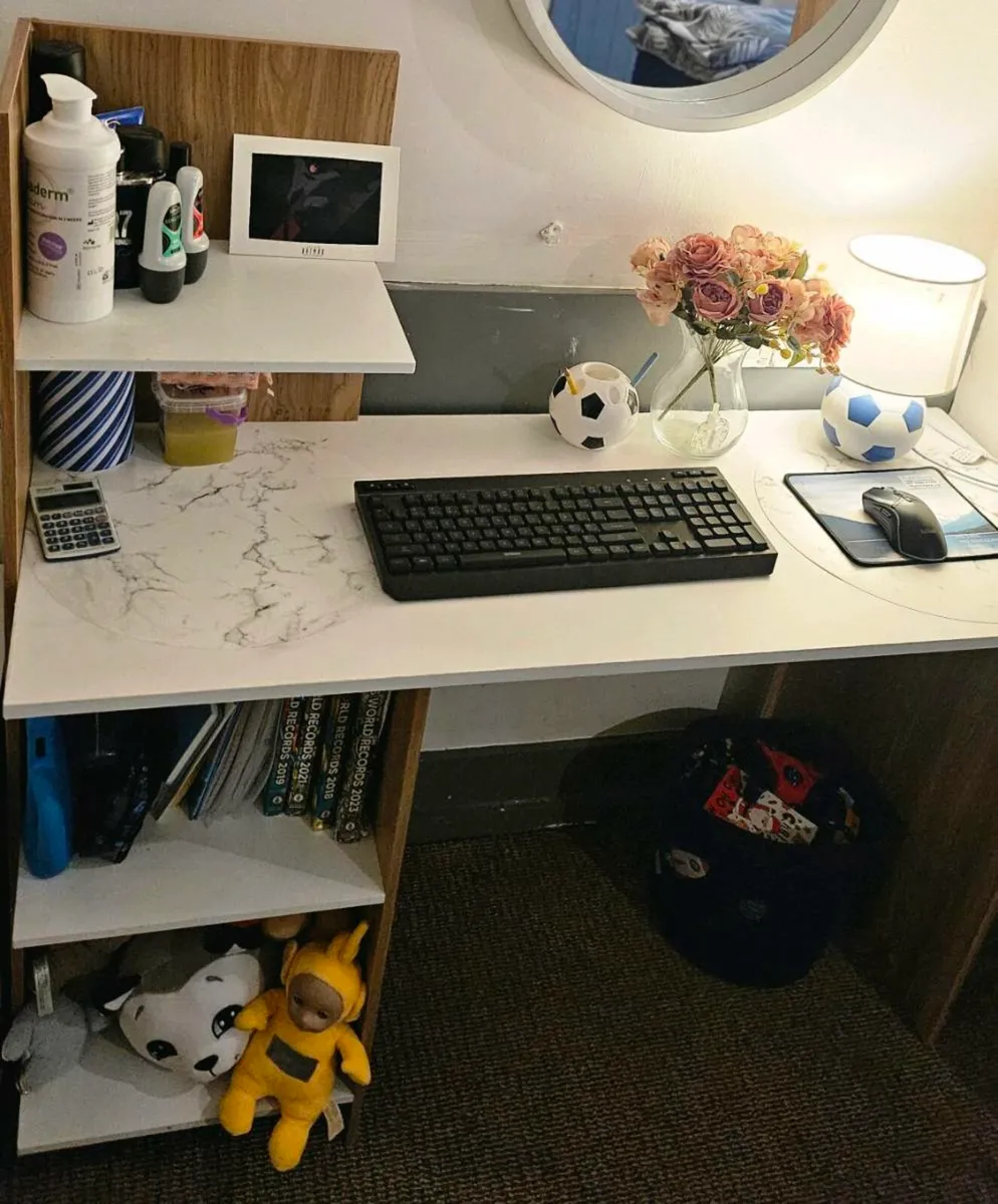 Desk - Image 1