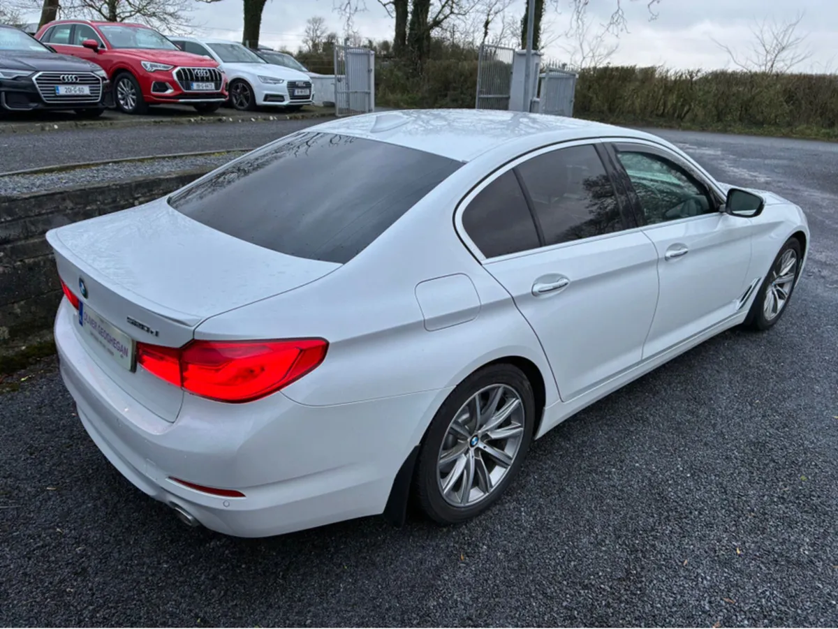 BMW 5-Series (HIGH SPEC) 520D G30 SE EFFICIENT DYN - Image 2