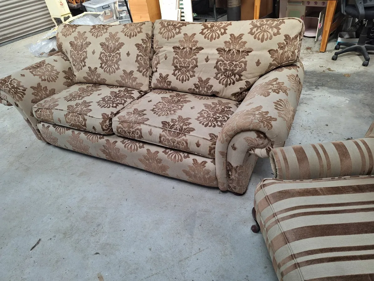 Suite of furniture - Image 3