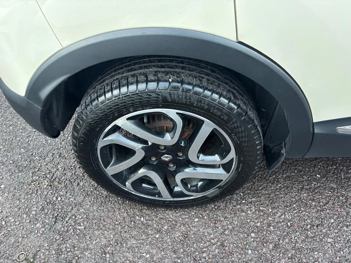 Renault Captur 2016  SIGNATURE - Image 3