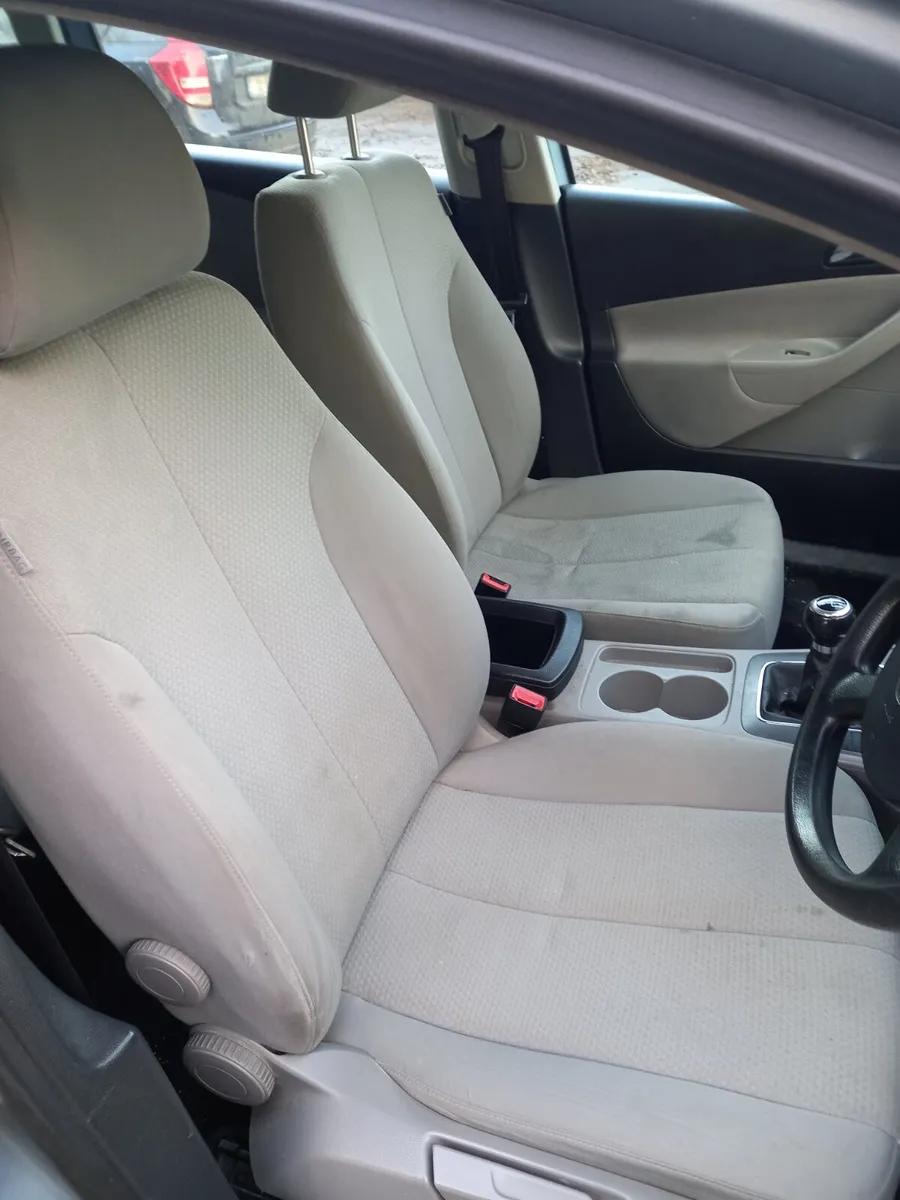 2007 Volkswagen Passat 1.9 Diesel - Image 3