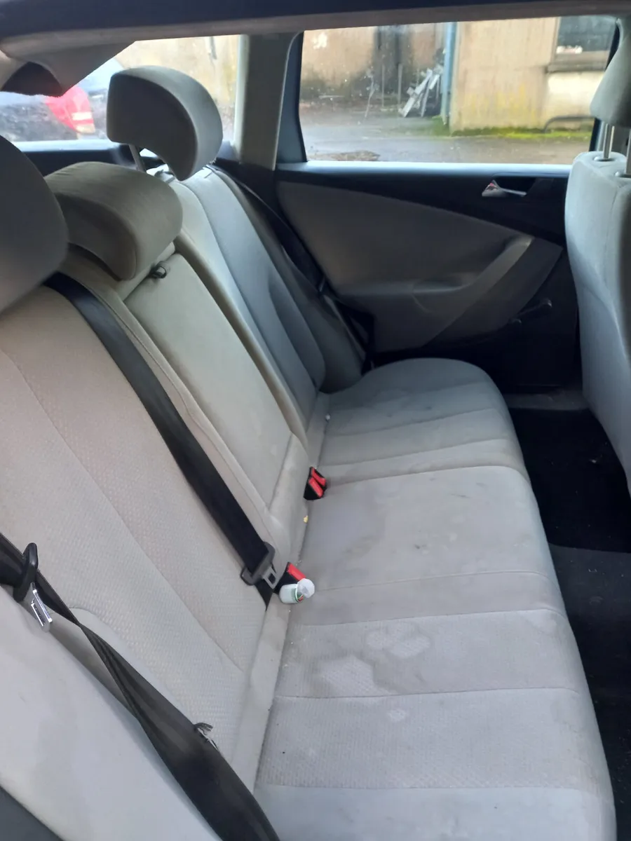 2007 Volkswagen Passat 1.9 Diesel - Image 2