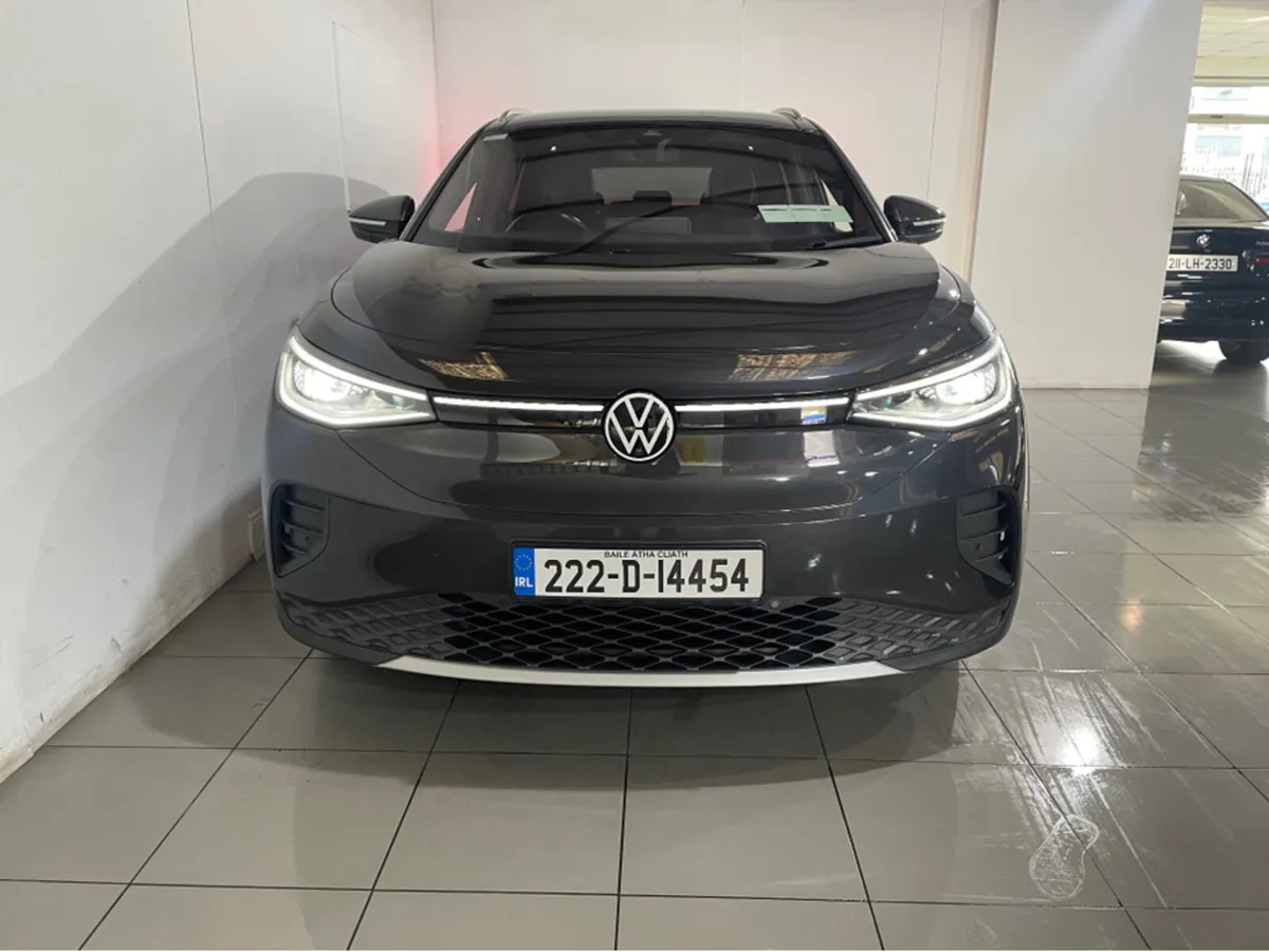 Volkswagen ID.4 PRO TECH 77KWH 204BHP FULL GLASS R - Image 2