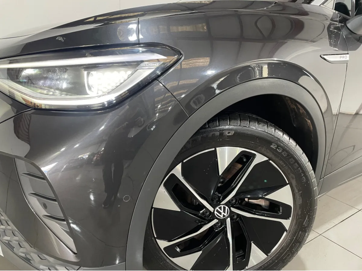 Volkswagen ID.4 PRO TECH 77KWH 204BHP FULL GLASS R - Image 4