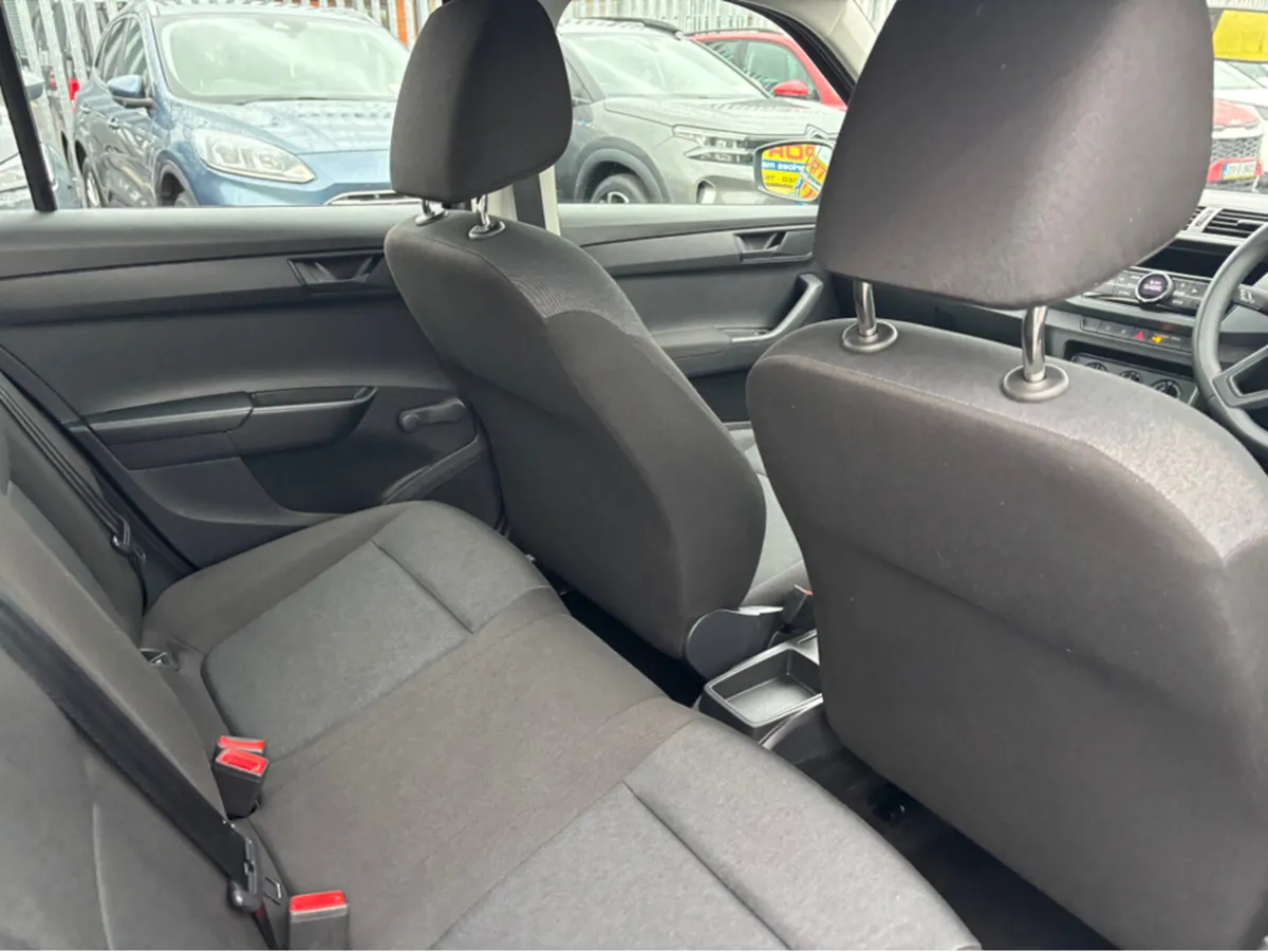 Skoda Fabia ACTIVE 1.0 MPI 60HP 4DR Finance Availa - Image 3