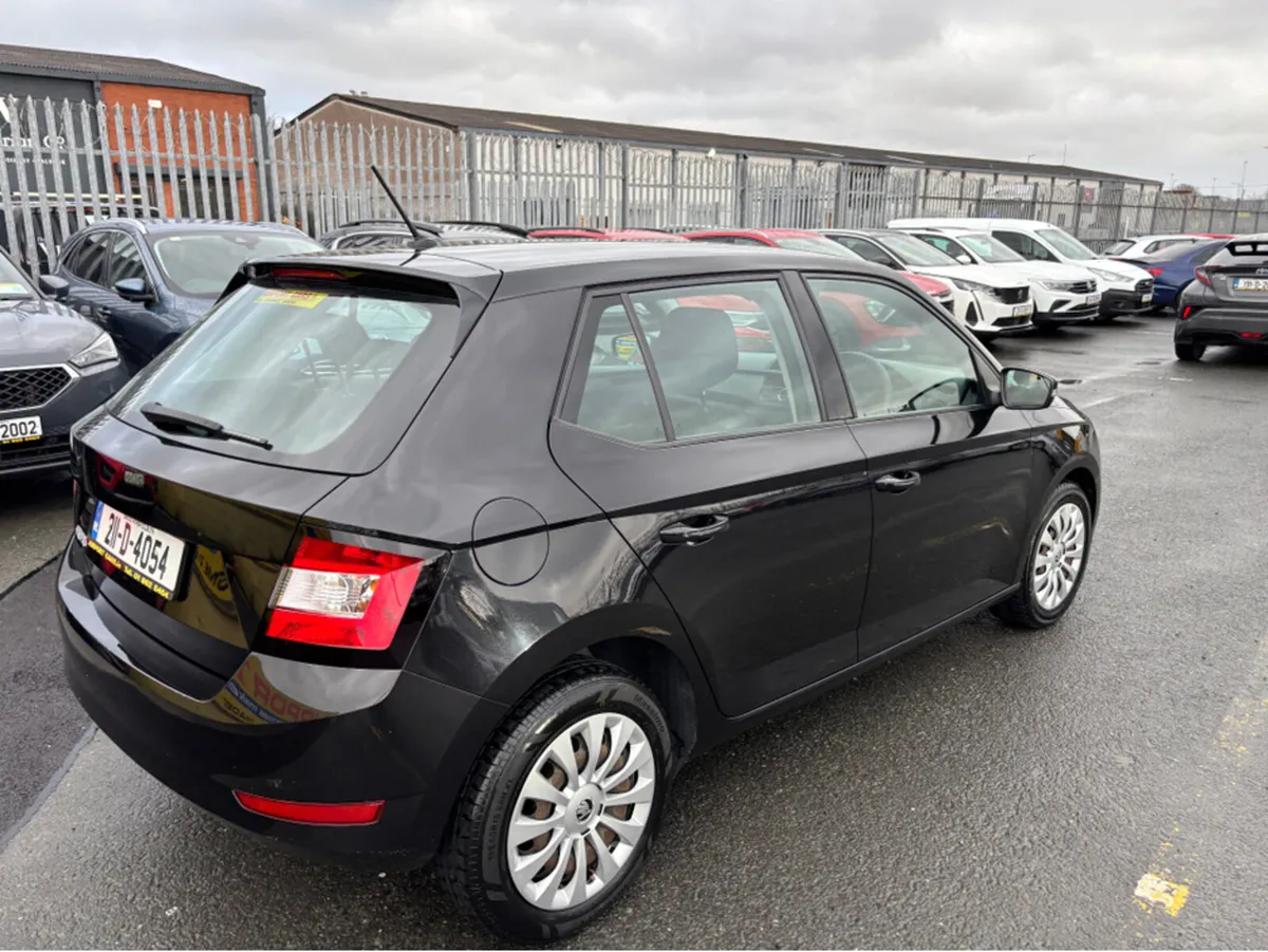 Skoda Fabia ACTIVE 1.0 MPI 60HP 4DR Finance Availa - Image 4