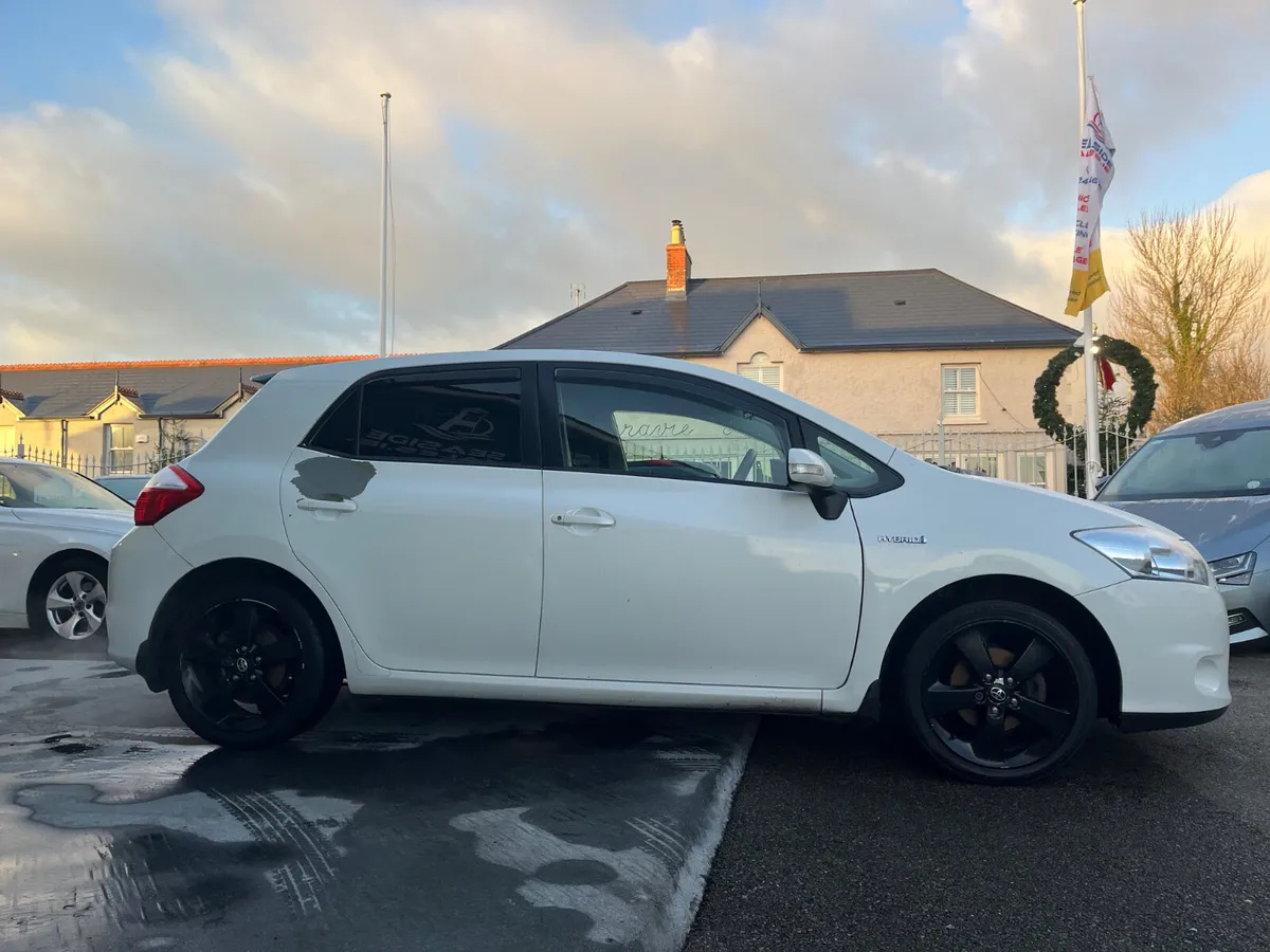 2010 Toyota Auris Hybrid - Image 4