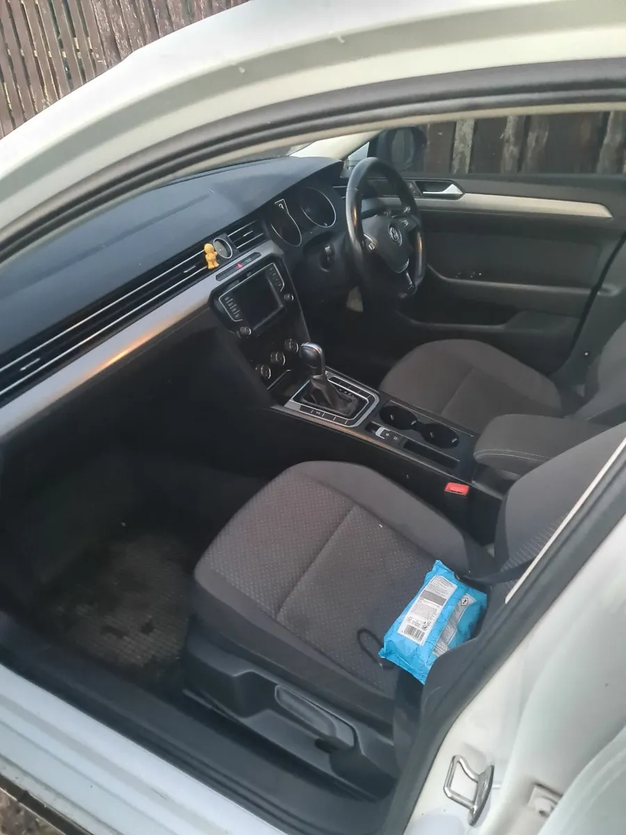 Automatic Passat 2016, 7500€ - Image 2