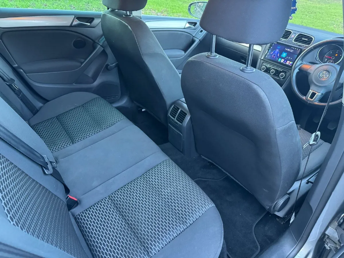 Volkswagen Golf 2011 - Image 4