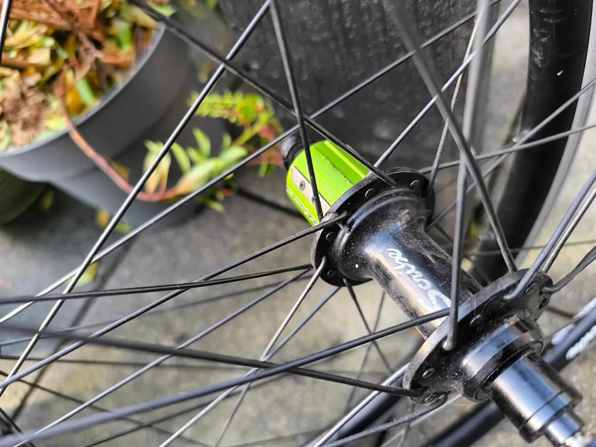Road bike wheels - Image 2