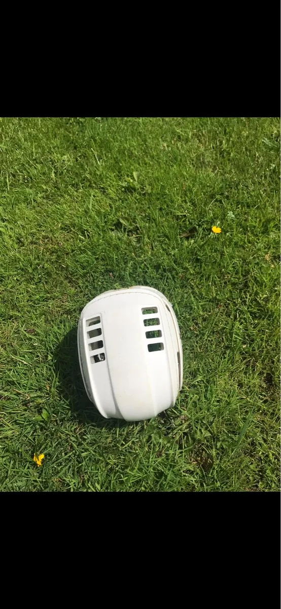 Old Style Cooper SK100 Hurling Helmet Stitched - Image 3