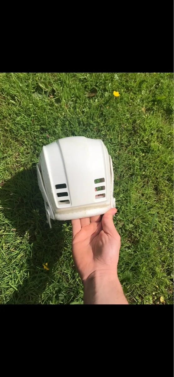 Old Style Cooper SK100 Hurling Helmet Stitched - Image 4