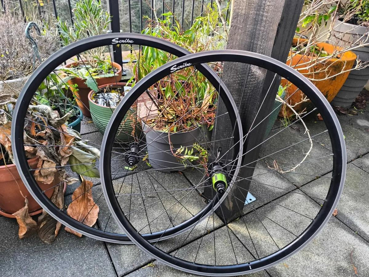 Road bike wheels - Image 1