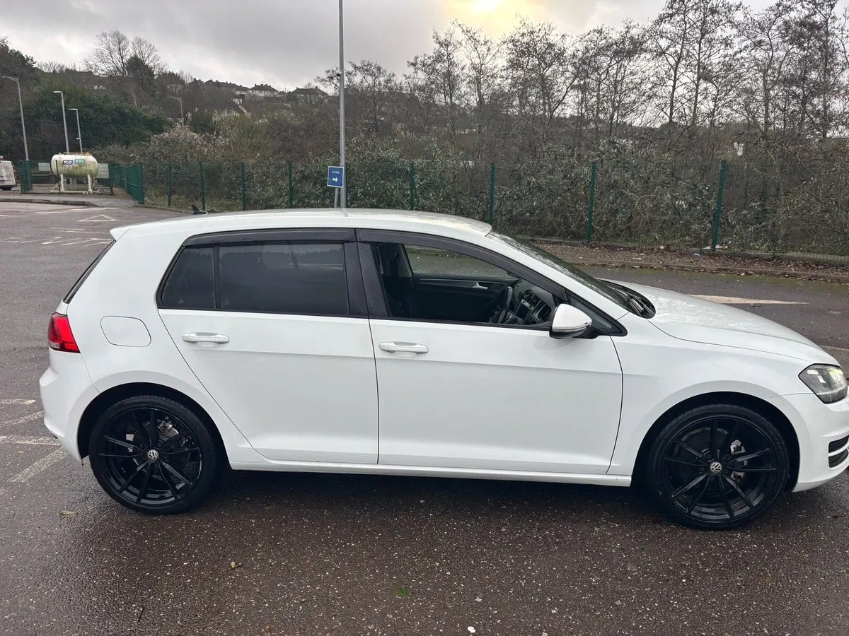 2016 auto white Volkswagen Golf - Image 3