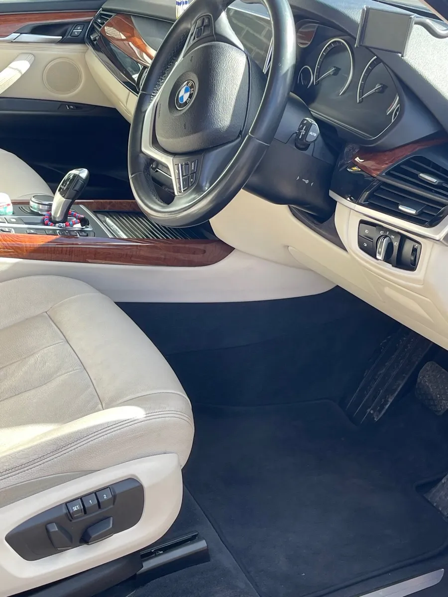 BMW X5 2017 - Image 2