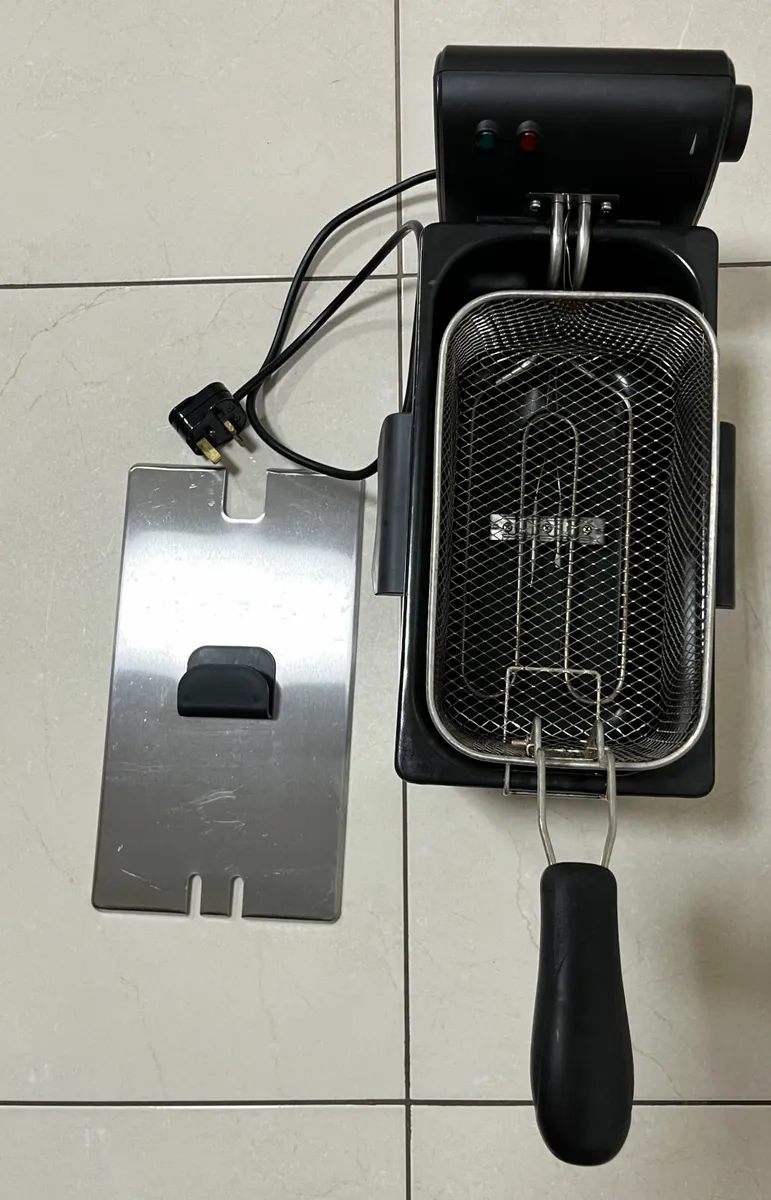 Russell Hobbs Plugin Stainless Steel Dee Fat Fryer - Image 2