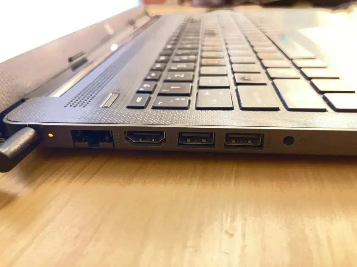 HP 250 G7-i5-16GB-256GBSSD-Battery Issue - Image 4