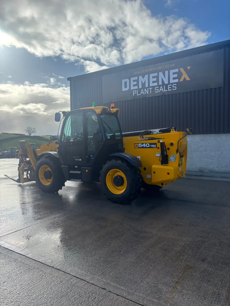 2024 JCB 540v180 - 81KW (109HP) - HYDRAULIC FORKS - Image 3