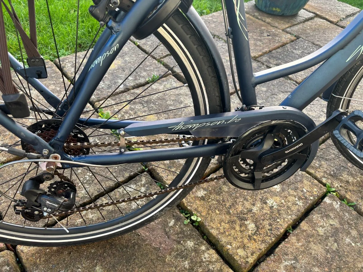City ladies bike- Thompson be- NEVER USED - Image 4
