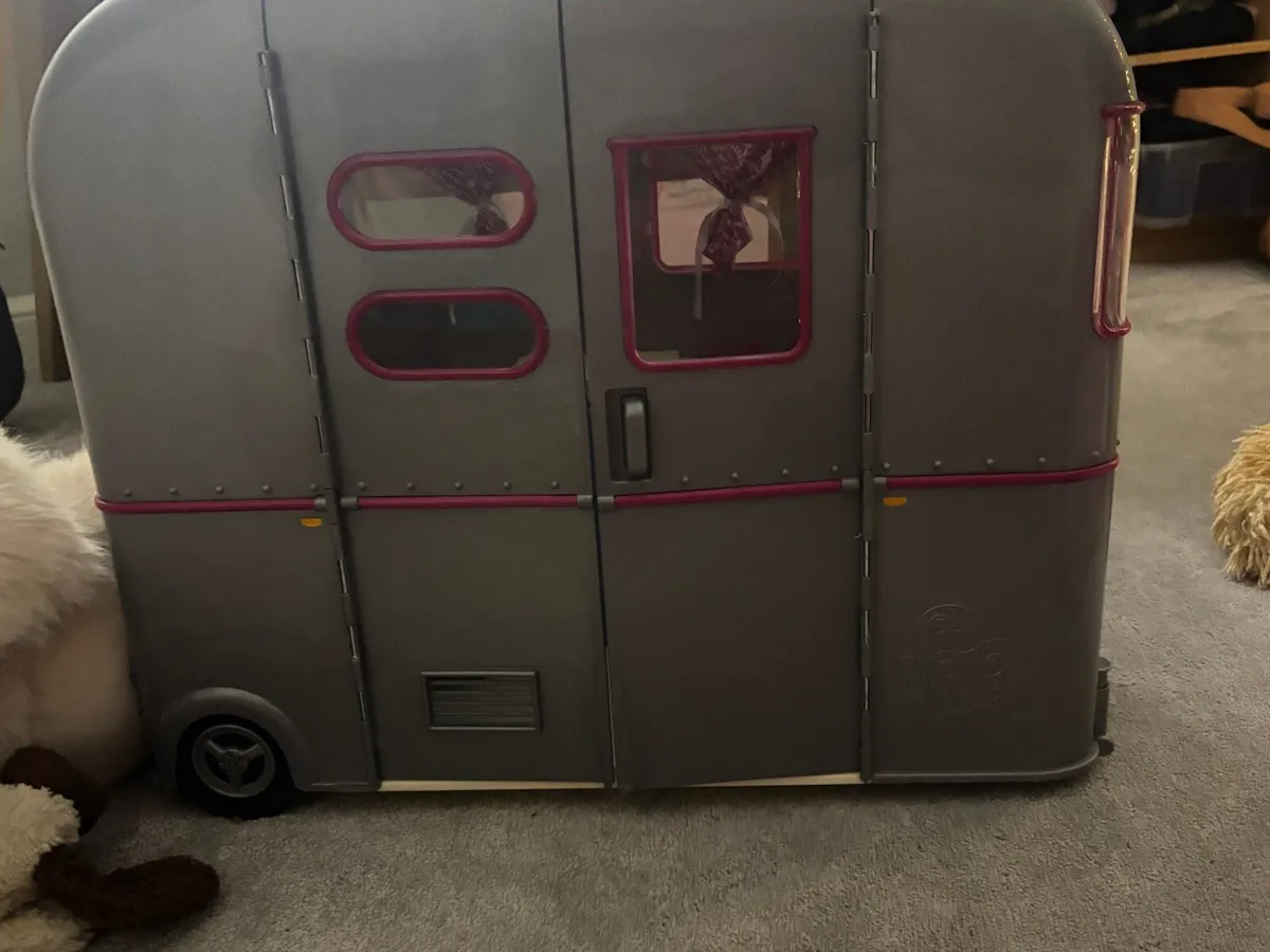 Our Generation Doll Camper Van set - Image 3